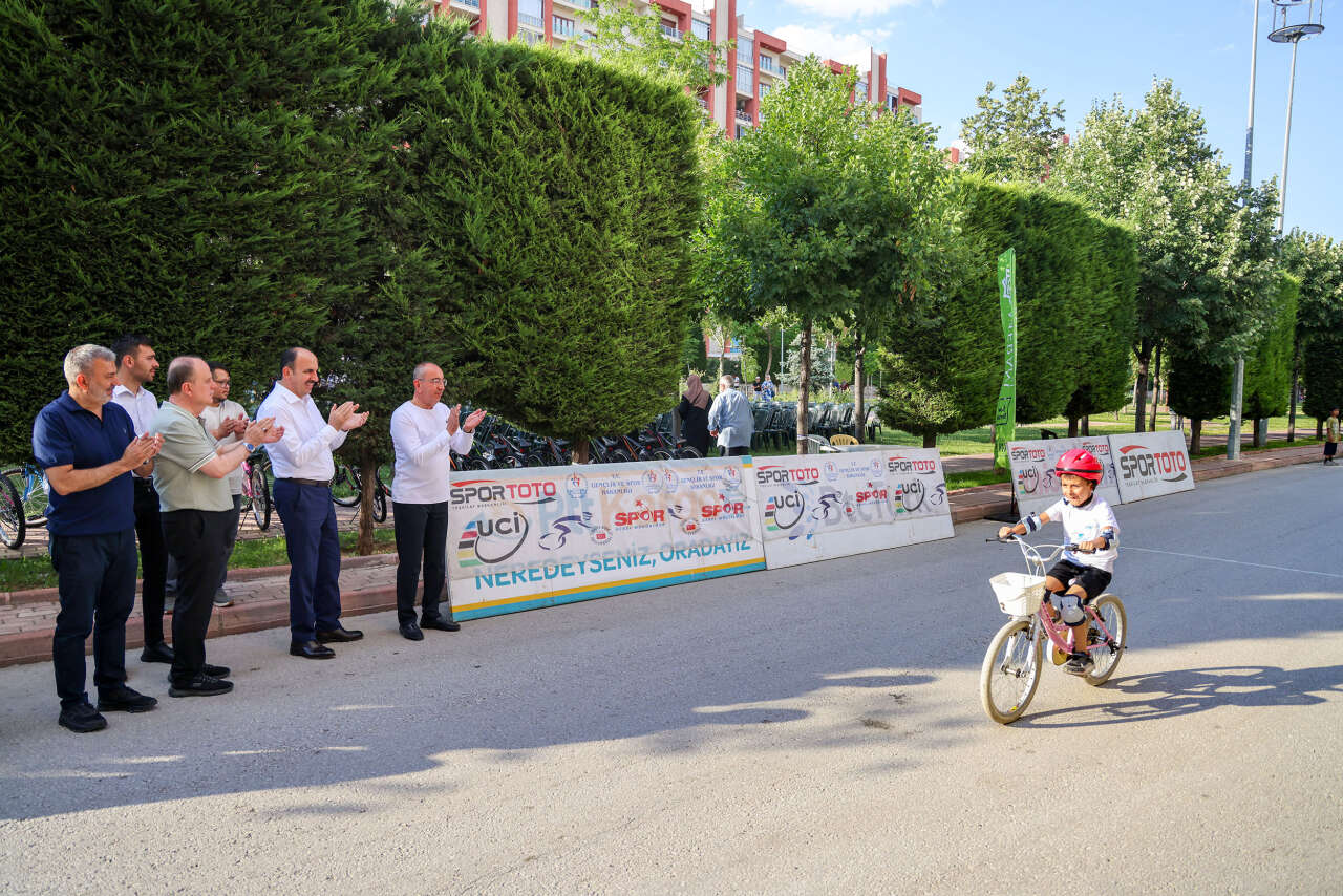 Konya’da çocuklar pedala bastı, herkes nefesini tuttu! Mahallede büyük heyecan 10